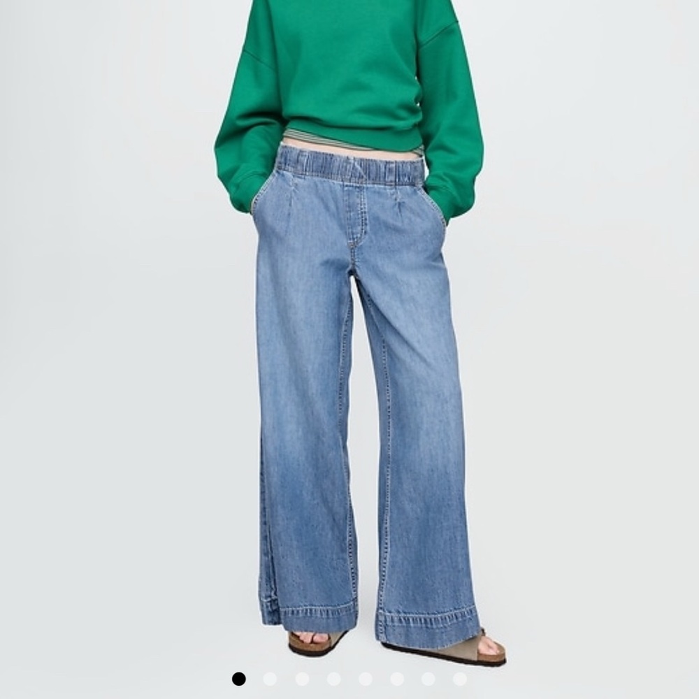 NWOT Mid-rise Ultrasoft Pleated Easy baggy jeans